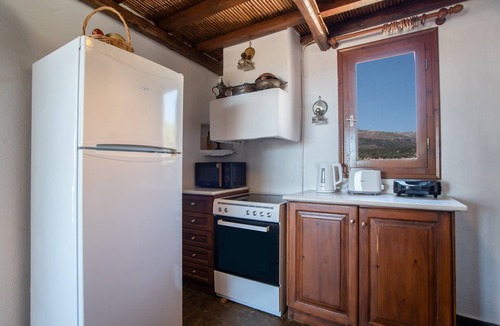 Naxos House | Black Sand Holiday Home with Sea View and Private Terrace