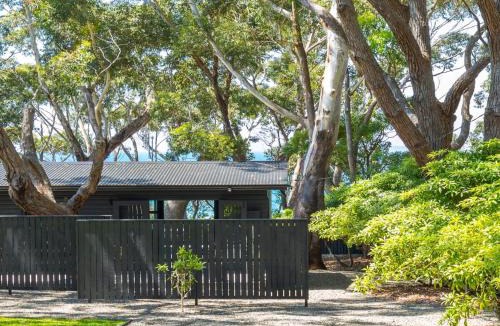 Hyams Beach House | Black Shack on Hyams Beach