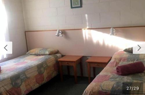 Lakes Entrance Apartment | Black swan motor inn