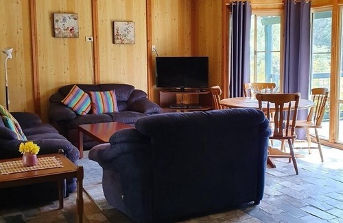 Jalbarragup Ski Chalet | Blackwood Banks Chalets, Nannup - Chalet 3 - By the river ... in the forest