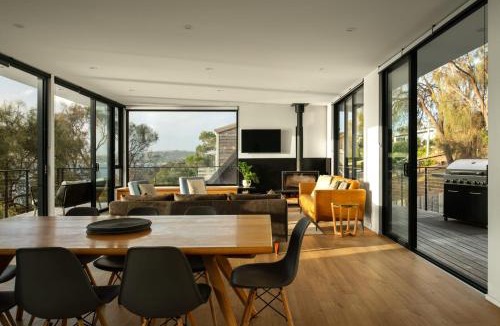 South Arm House | Blessington Beachside Retreat -38km to CBD