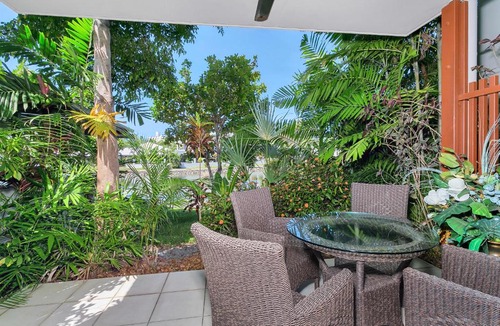 Trinity Beach Apartment | Blue Lagoon Lakeside