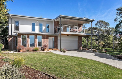 Anglesea House | Blue Skies On Bannister