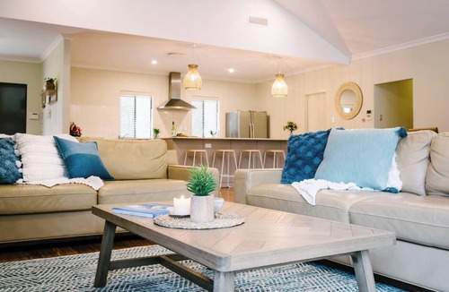 Margaret River House | Blue Wren Chic and Spacious Country Pool House
