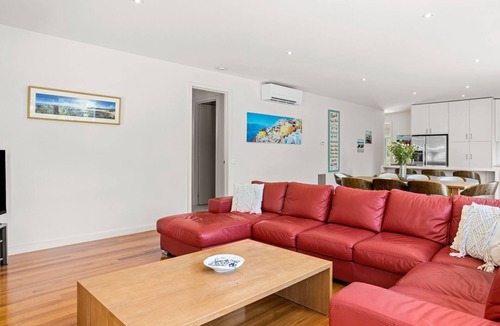 Rye House | Bluetopia - Contemporary coastal beach house with solar heated pool