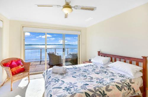 Mannering Park House | Bluewater at Mannering Park