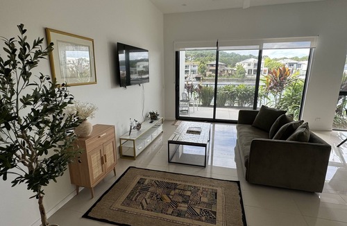 Gold Coast Villa | Bluewater Retre