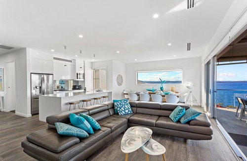Salamander Bay House | Bluewater Splendour - Heated infinity pool and amazing views!