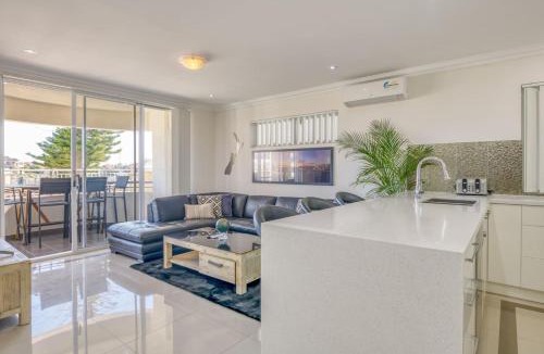 Mindarie Apartment | Boardwalk Bliss - Explore the Lively Mindarie Marina