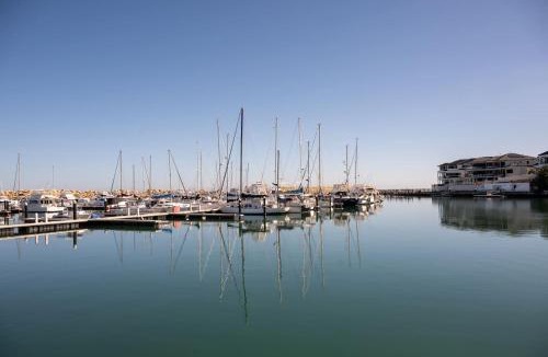 Mindarie Apartment | Boardwalk Bliss - Explore the Lively Mindarie Marina