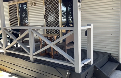 Kyneton Bed & Breakfast | Bodkin cottage room #4 amongst the trees