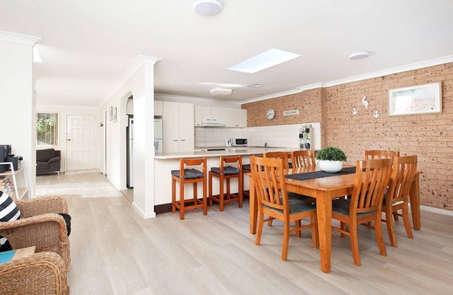 Fingal Bay House | Bombora Walking Distance to Fingal Beach- Farm Rd, Fingal Bay