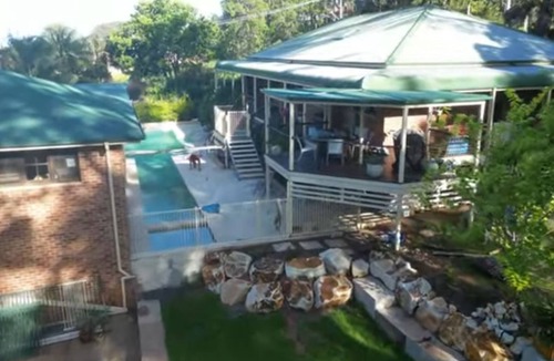 Bonny Hills House | Bonny Hills Retreat close to beach and shops