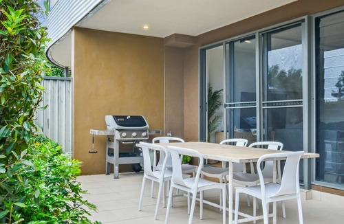Boomerang Beach House | Boom 2 is only a short stroll from surfing, swimming and the golden sands of Boomerang Beach.