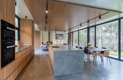 Quindalup House | Boomerang House I Private Properties