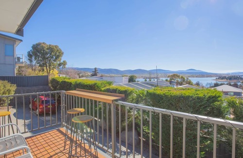 Jindabyne House | Boronia - 7/30 Nettin Circuit