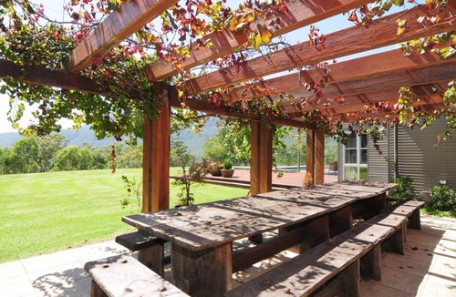 Upper Kangaroo River House | Bottlebrush Lodge - Great views and a pool!