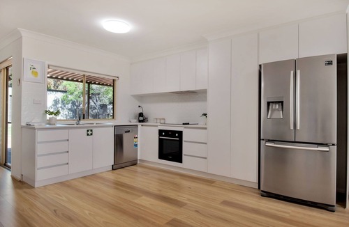 Bourkelands House | Bourkelands Family Nook - Pet Friendly