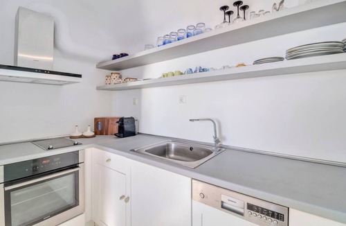 Faros Armenistis Apartment | Boutique Aquata suite with swimming pool