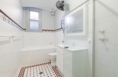 Burwood House | Boutique Private Rm situated in the heart of Burwood 5 - ROOM ONLY