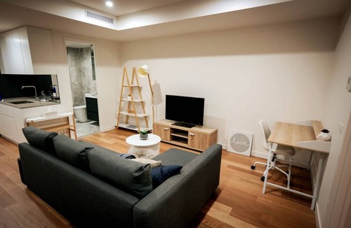 Braddon Apartment | Braddon Brand New 1BR Apt, WiFi, Secure Parking.
