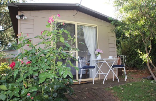 Millthorpe Apartment | Braeside Studio - Country Garden Accommodation