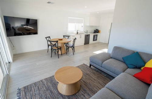 Mildura House | Brand New Ontario Townhouse next to Hospital Precinct and Mildura Golf Club