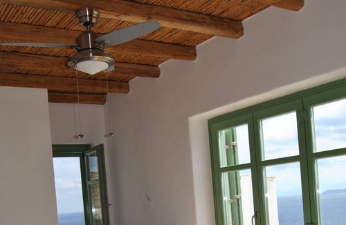 Milos Villa | Bravo's Hill Residence (Mantrakia)