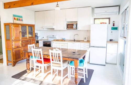 Breamlea House | BRE001 · Blissful Blue: Charming Beach Shack in Breamlea