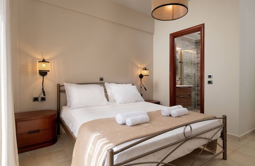 Gennadi Apartment | Breathtaking apartment with a view - only 5 minutes from the beach!
