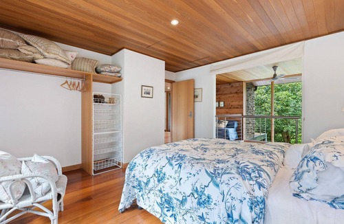 Guerilla Bay House | Breathtaking Clifftop Retreat