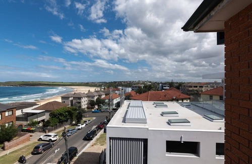 Maroubra Apartment | Breathtaking Maroubra Beachview Apt w Parking