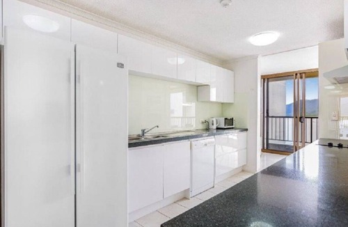 Cairns Apartment | ❤️Breathtaking Ocean & Mountain View Apt in CBD❤️