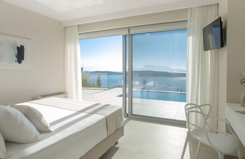 Perigiali Villa | Breathtaking panoramic view in New Villa Theia, close to the beach