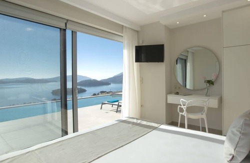 Perigiali Villa | Breathtaking panoramic view in New Villa Theia, close to the beach