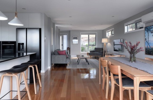 Trevallyn House | Breathtaking Views with Parking in Trevallyn