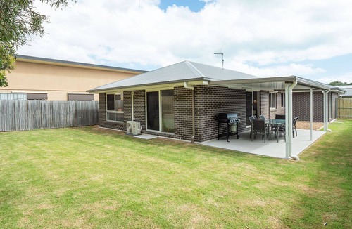 Toogoom House | Breeze - 4BR - Aircon - Wifi - Smart TV