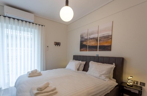 Aigaleo Apartment | Bright 2 Bedroom Apartment Helios by Philoxenia