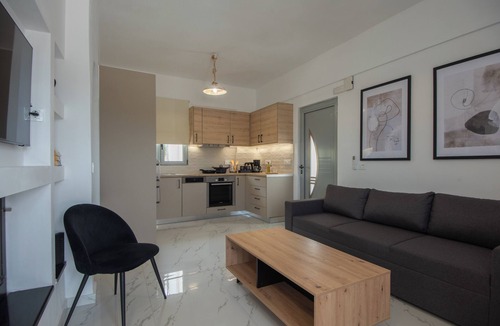Istron Apartment | Bright 2-bedroom apartment with AC in delightful Istro