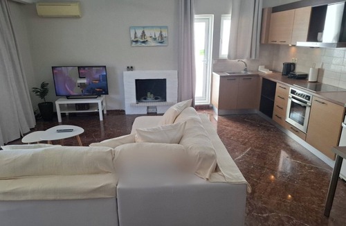 Vari Condo | Bright and comfortable apartment for a pleasant stay
