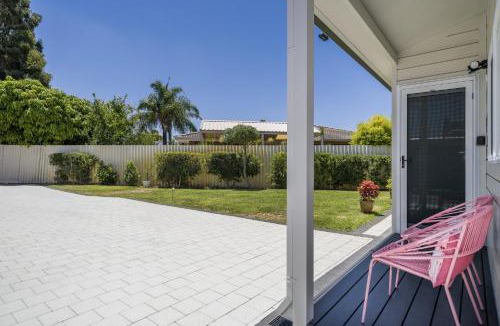 Thornlie House | Bright and Spacious 2-Bed Thornlie Family Home