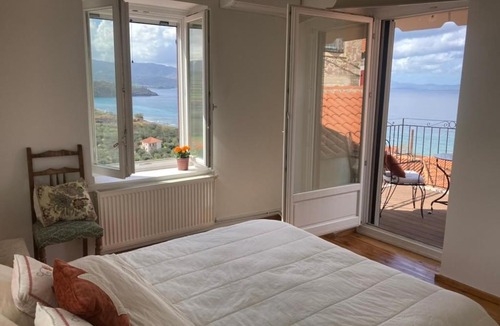 Mithimna Apartment | Bright Home in Historic Mithymna