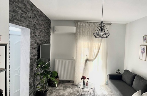 Evosmos Apartment | Bright house ,12' from the Aristotelous square