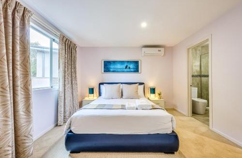 Doncaster House | Bright Modern Holiday Home 7 Beds at Doncaster