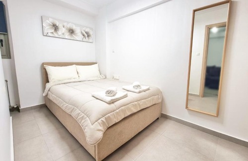 Moschato-Tavros Apartment | Bright & Modern home in Athens