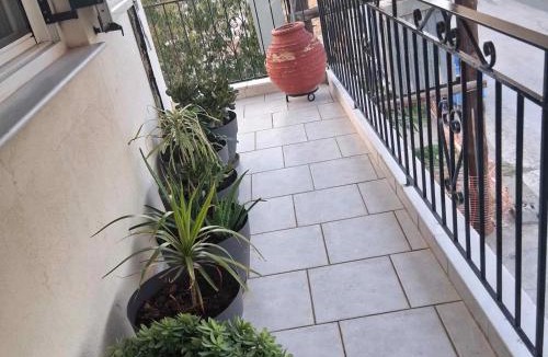 Itea House | Bright Seaside Apartment, Itea