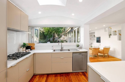 McMahons Point House | Bright & Spacious Home in McMahons Point