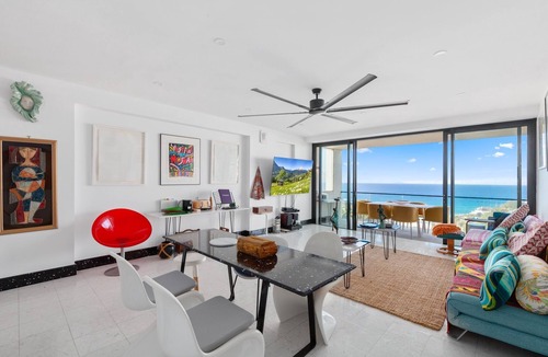 Tamarama Apartment | Bright Tamarama 2-Bed with Balcony Water View