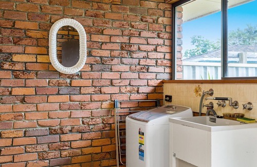 Iluka Apartment | Bromeliads Bring your pets