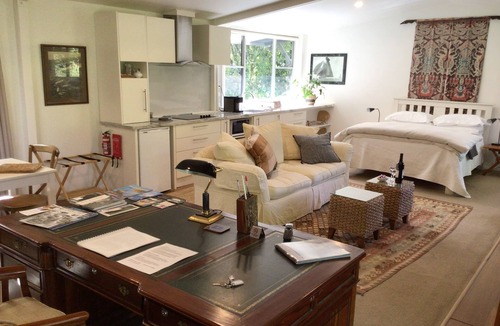 Broughton Vale Cottage | Broughton Studio - On 5 pristine acres just 5klm/5 minutes easy drive from Berry